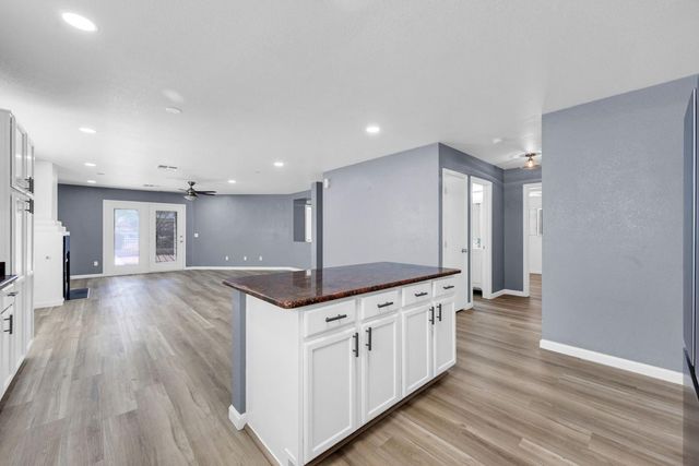 1125 E Milada Drive, Phoenix, AZ 85042