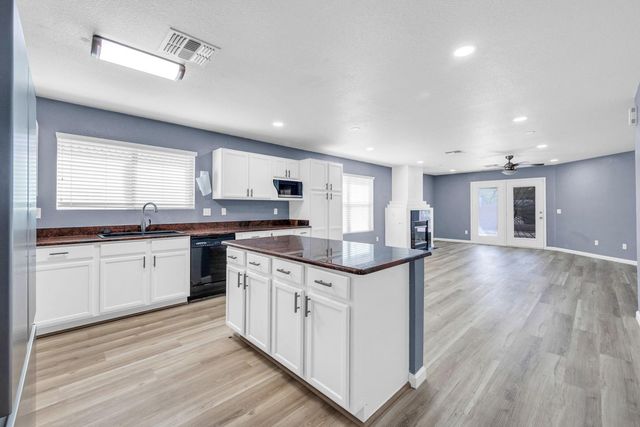 1125 E Milada Drive, Phoenix, AZ 85042