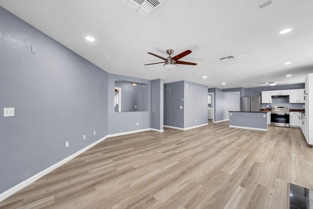 1125 E Milada Drive, Phoenix, AZ 85042