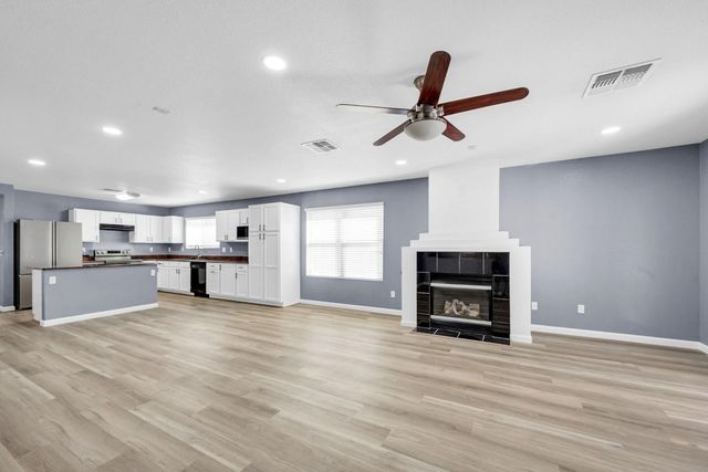 1125 E Milada Drive, Phoenix, AZ 85042