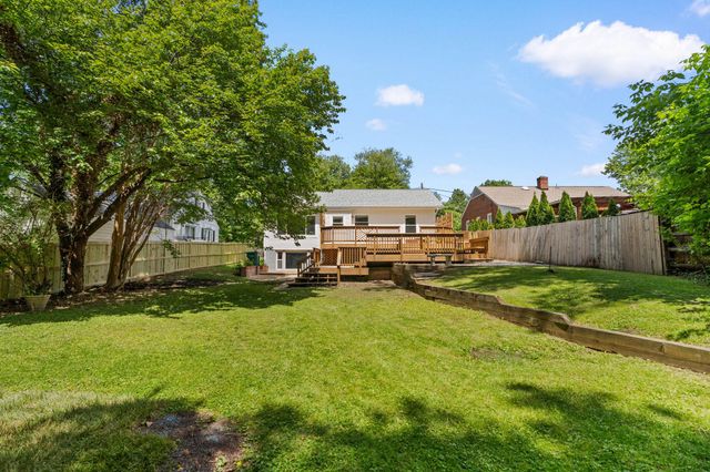 8 OAK AVE, Gaithersburg, MD 20877
