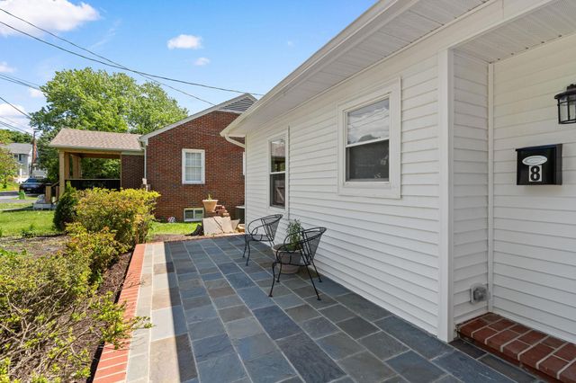 8 OAK AVE, Gaithersburg, MD 20877