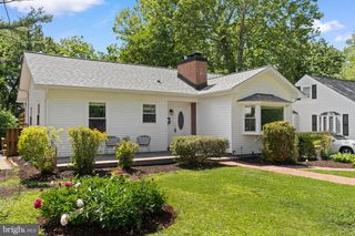8 OAK AVE, Gaithersburg, MD 20877