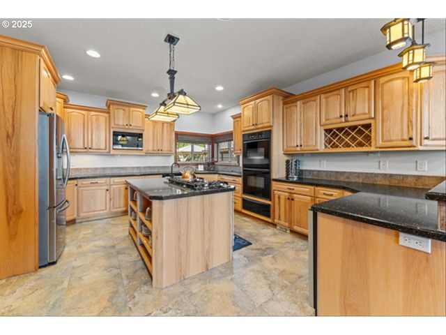 9700 Se EVERGREEN Hwy, Vancouver, WA 98664