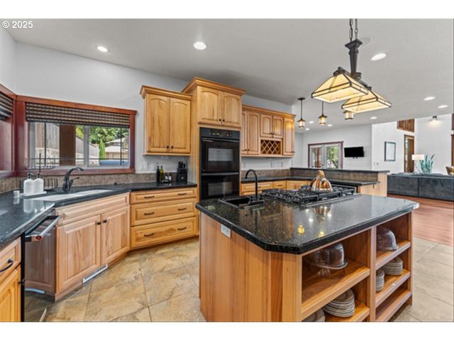 9700 Se EVERGREEN Hwy, Vancouver, WA 98664