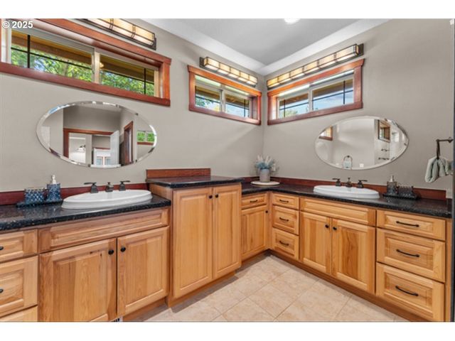 9700 Se EVERGREEN Hwy, Vancouver, WA 98664