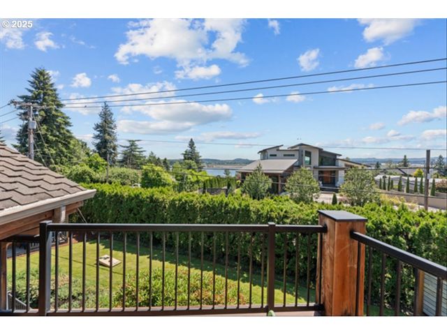 9700 Se EVERGREEN Hwy, Vancouver, WA 98664