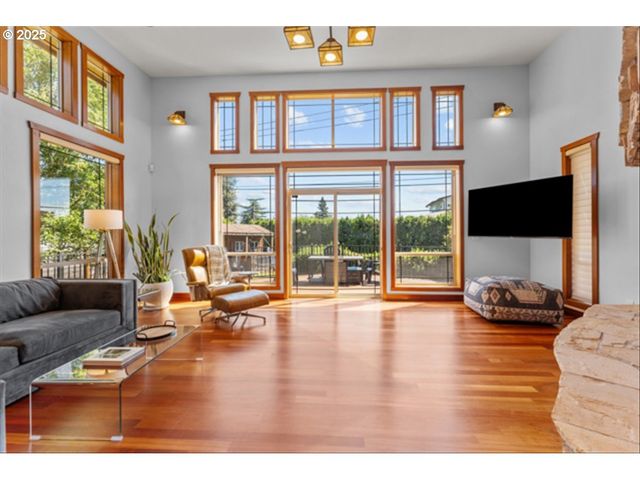 9700 Se EVERGREEN Hwy, Vancouver, WA 98664