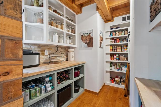 389 NW 1851 Road, Kingsville, MO 64061