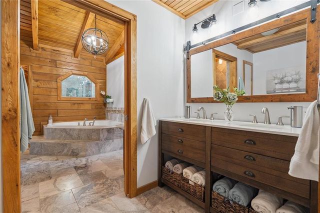 389 NW 1851 Road, Kingsville, MO 64061