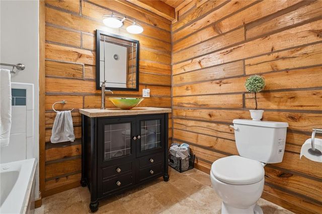 389 NW 1851 Road, Kingsville, MO 64061