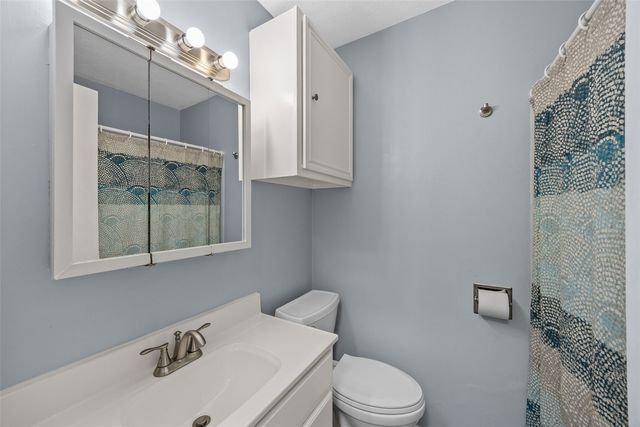 4436 Rushmore Drive NE, Cedar Rapids, IA 52402