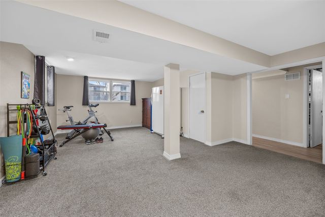 4436 Rushmore Drive NE, Cedar Rapids, IA 52402