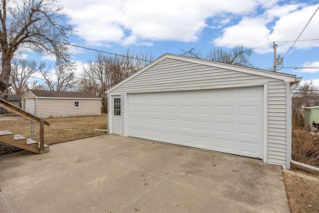 4436 Rushmore Drive NE, Cedar Rapids, IA 52402