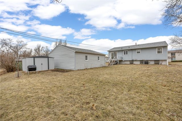 4436 Rushmore Drive NE, Cedar Rapids, IA 52402