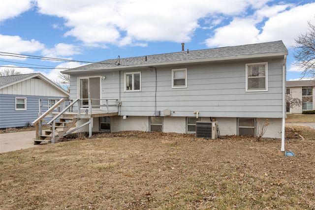 4436 Rushmore Drive NE, Cedar Rapids, IA 52402