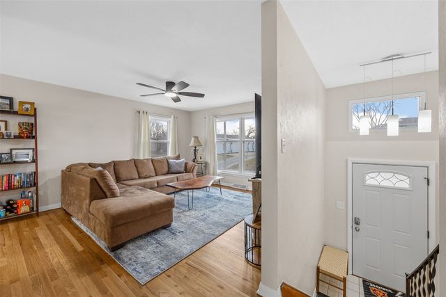 4436 Rushmore Drive NE, Cedar Rapids, IA 52402