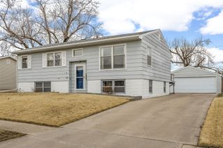 4436 Rushmore Drive NE, Cedar Rapids, IA 52402