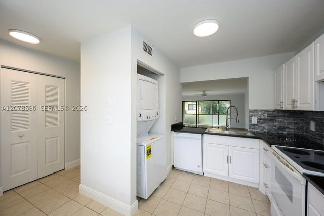 100 SE 7th St 1, Deerfield Beach, FL 33441