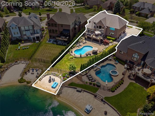 52438 Silent Ridge Drive, Chesterfield, MI 48051