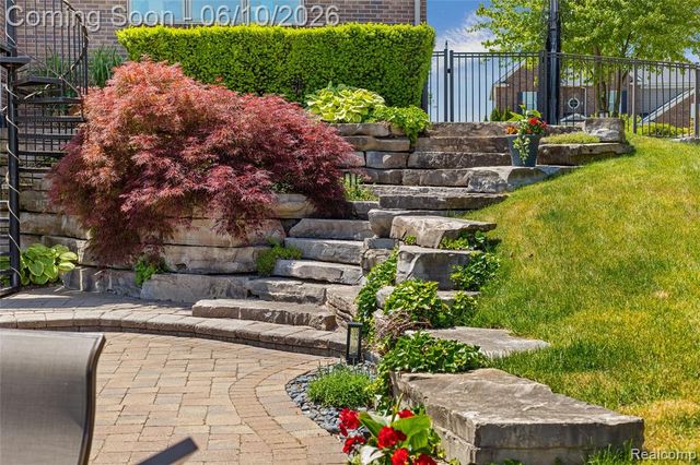 52438 Silent Ridge Drive, Chesterfield, MI 48051