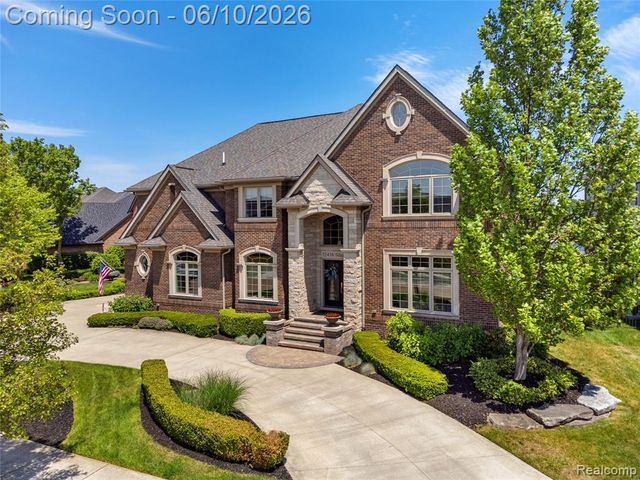 52438 Silent Ridge Drive, Chesterfield, MI 48051