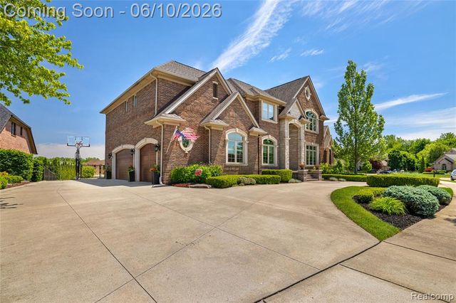 52438 Silent Ridge Drive, Chesterfield, MI 48051