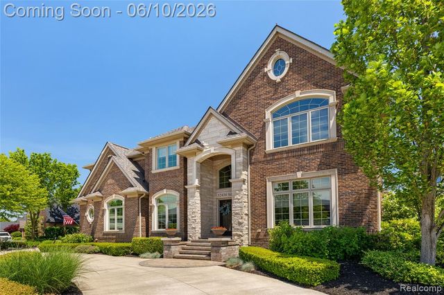52438 Silent Ridge Drive, Chesterfield, MI 48051