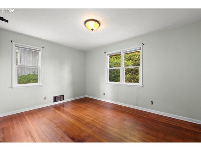 4008 E 14TH St, Vancouver, WA 98661