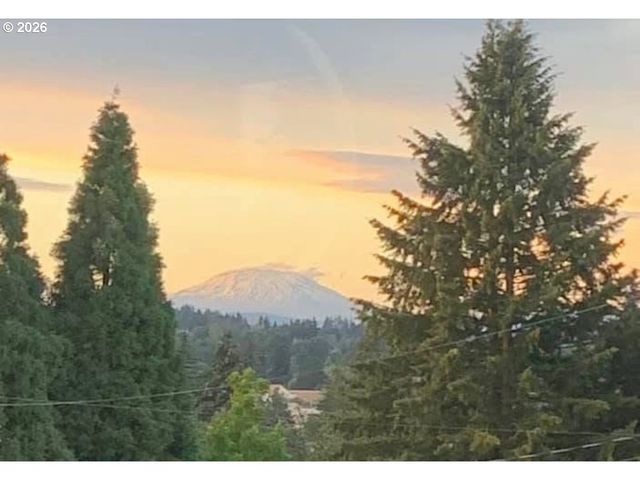 4008 E 14TH St, Vancouver, WA 98661