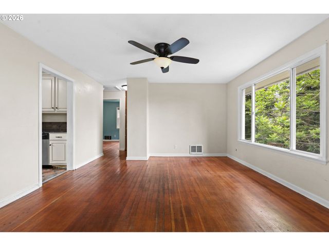 4008 E 14TH St, Vancouver, WA 98661