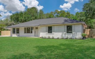 624 Willow Lane, Eagle Lake, TX 77434