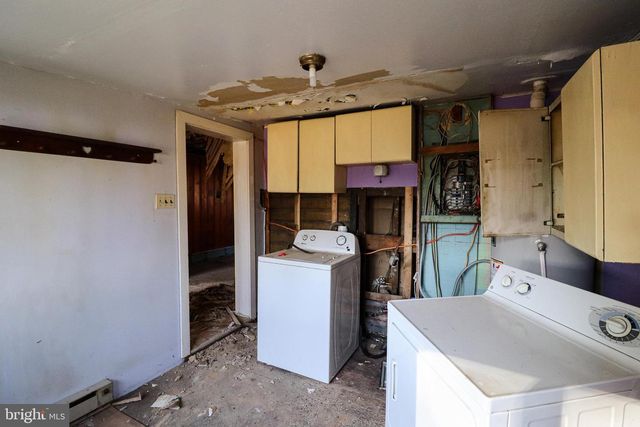 6481 CHAMBERS HILL RD, Harrisburg, PA 17111