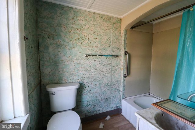 6481 CHAMBERS HILL RD, Harrisburg, PA 17111