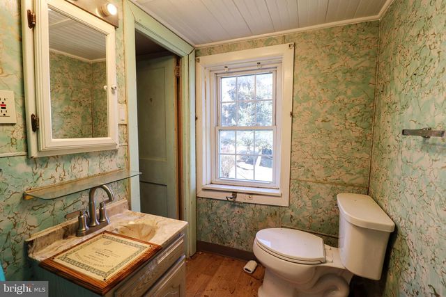 6481 CHAMBERS HILL RD, Harrisburg, PA 17111