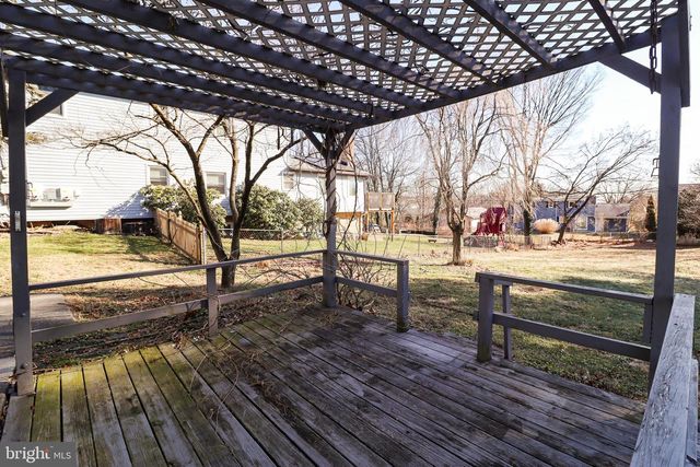 6481 CHAMBERS HILL RD, Harrisburg, PA 17111