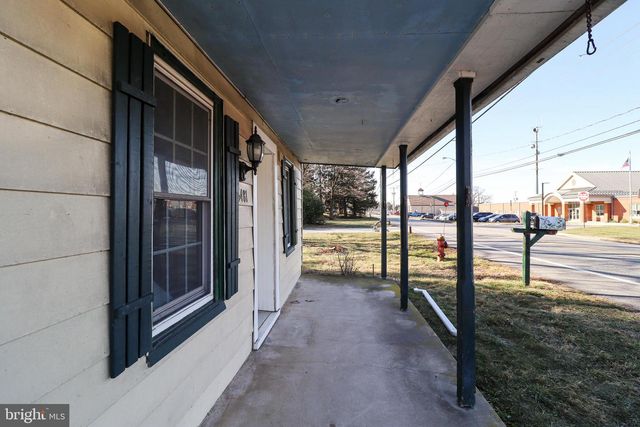 6481 CHAMBERS HILL RD, Harrisburg, PA 17111