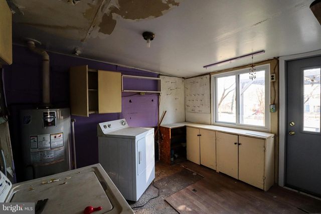 6481 CHAMBERS HILL RD, Harrisburg, PA 17111