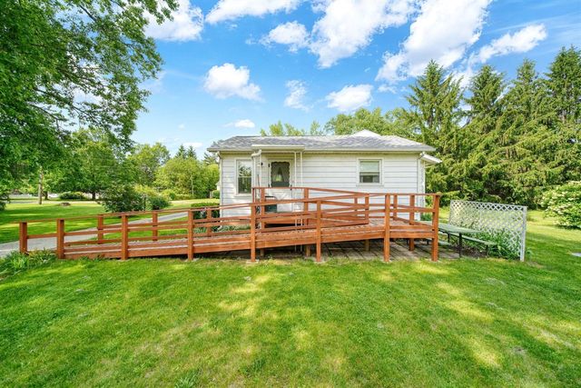 225 Center Court, Jackson, MI 49201