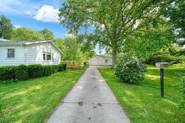 225 Center Court, Jackson, MI 49201