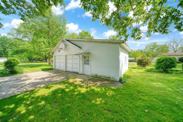 225 Center Court, Jackson, MI 49201