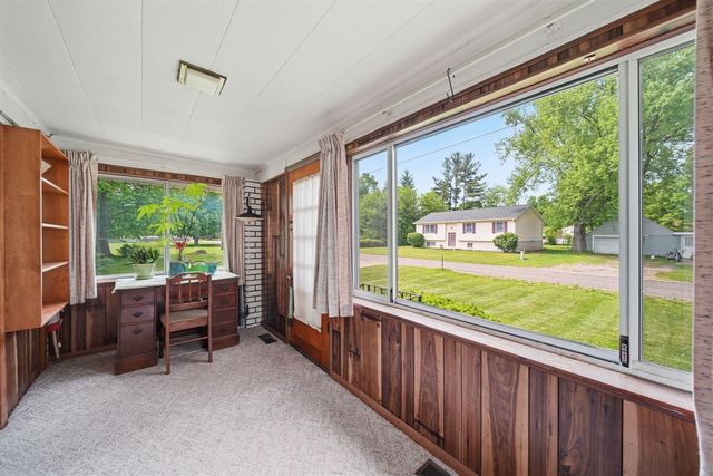 225 Center Court, Jackson, MI 49201