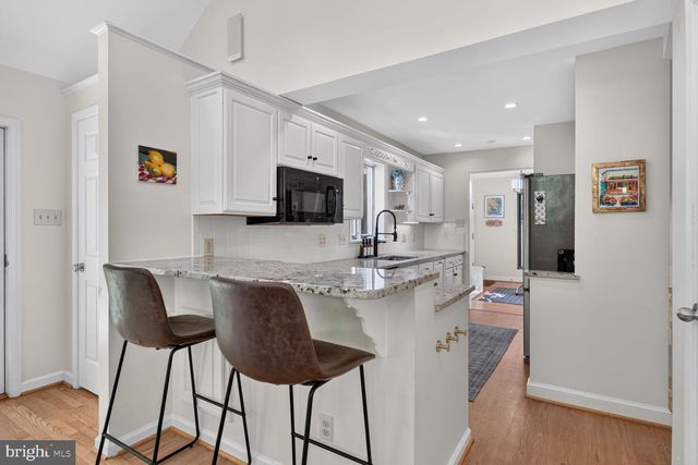 802 PARKWAY TER, Alexandria, VA 22302