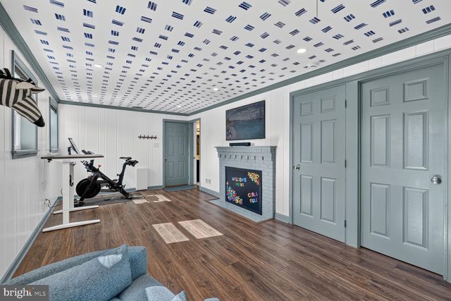 802 PARKWAY TER, Alexandria, VA 22302