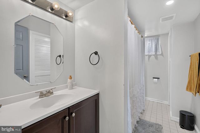802 PARKWAY TER, Alexandria, VA 22302