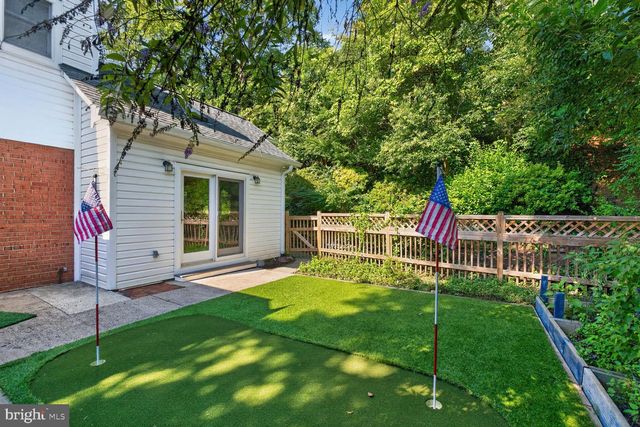 802 PARKWAY TER, Alexandria, VA 22302
