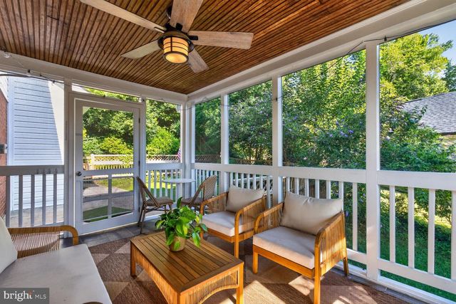 802 PARKWAY TER, Alexandria, VA 22302