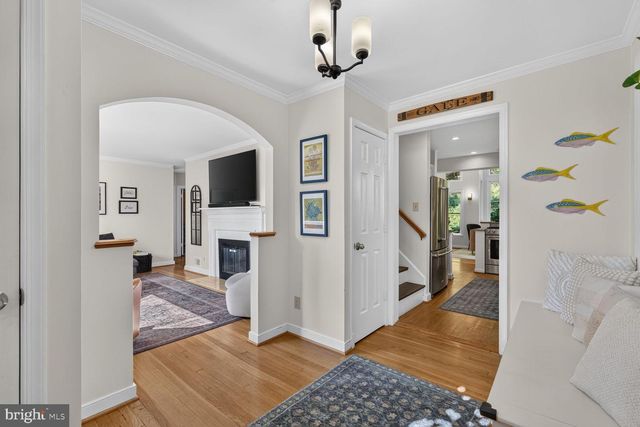 802 PARKWAY TER, Alexandria, VA 22302
