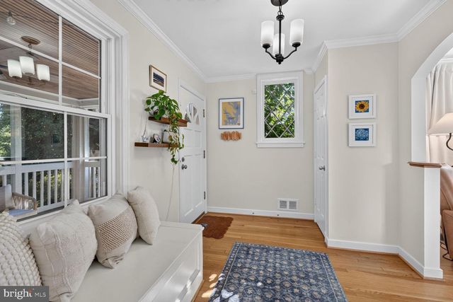 802 PARKWAY TER, Alexandria, VA 22302