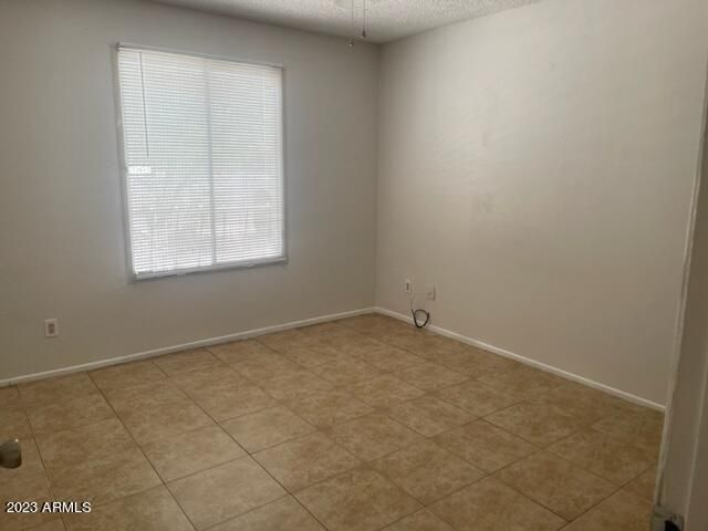 2918 W Glendale Avenue, Phoenix, AZ 85051